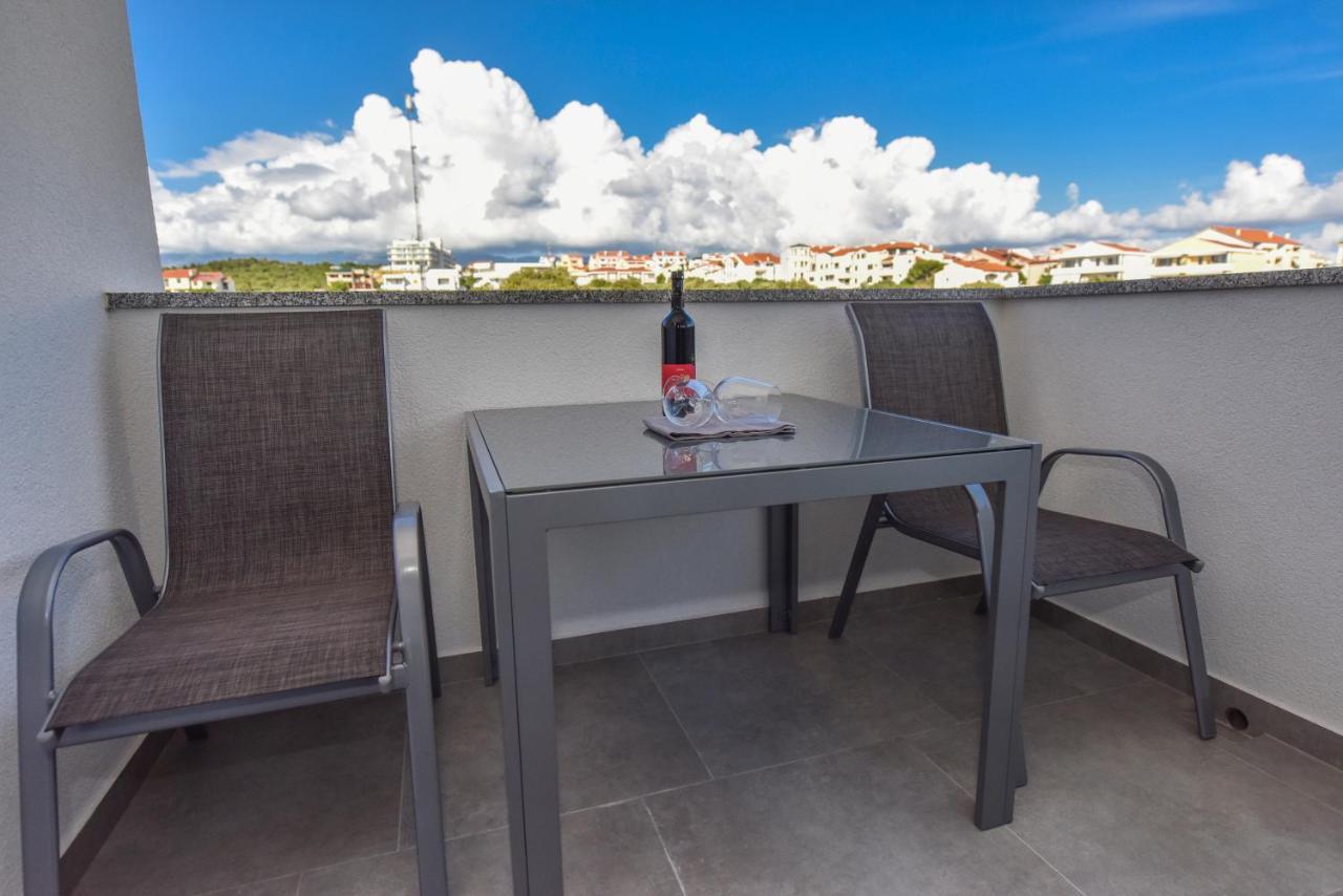 Pool Apartments & Rooms Mare Novalja Exterior foto