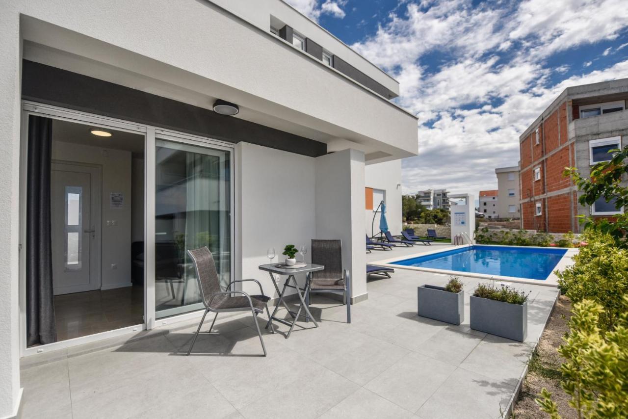 Pool Apartments & Rooms Mare Novalja Exterior foto