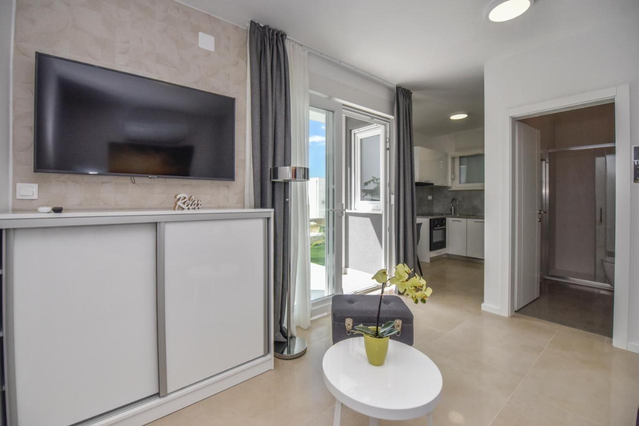 Pool Apartments & Rooms Mare Novalja Exterior foto