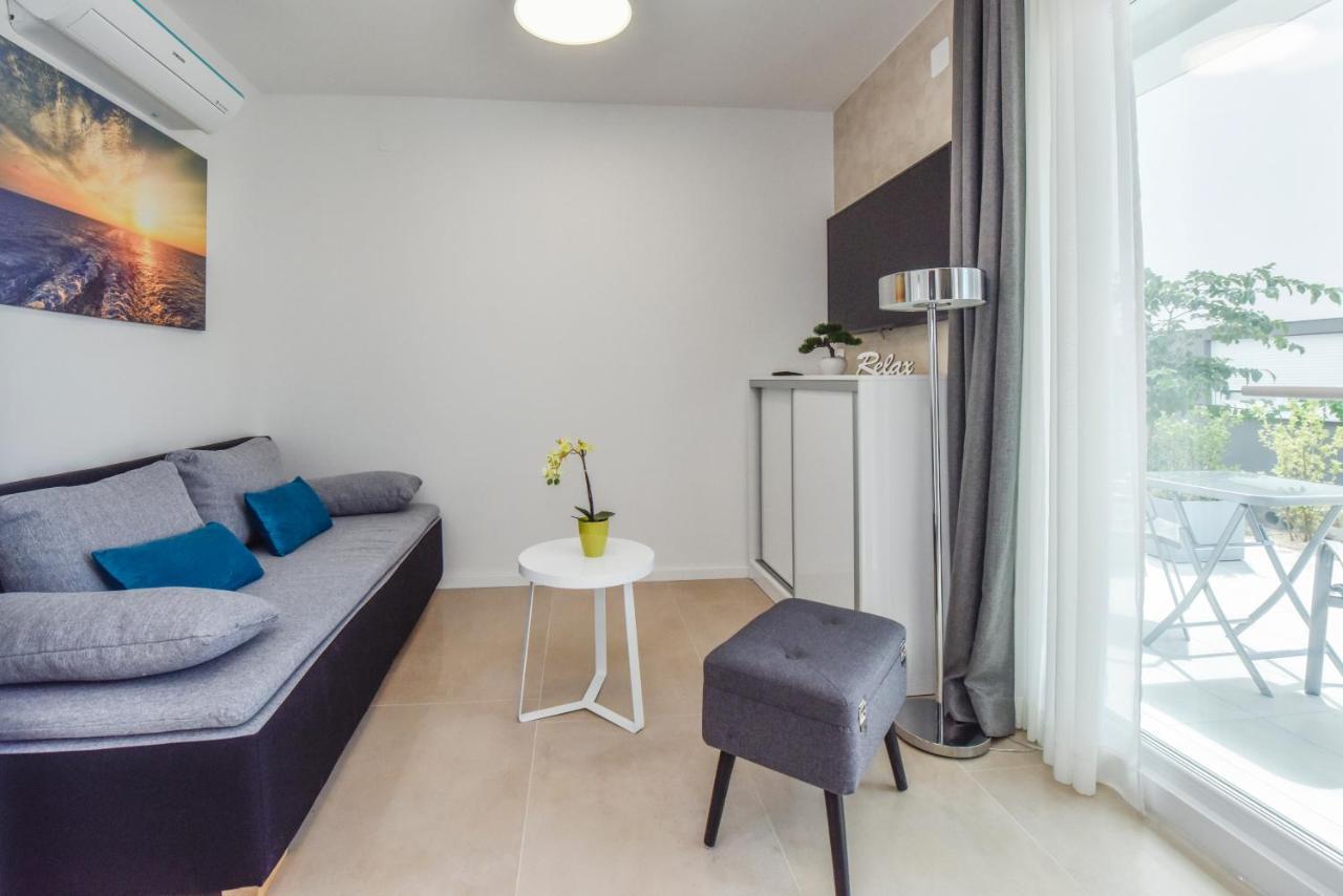 Pool Apartments & Rooms Mare Novalja Exterior foto